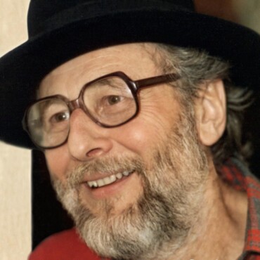 Függöny Fel!... Színházi Töredékek