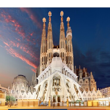 Barcelona Útikönyv - Kivehető Térképmelléklettel